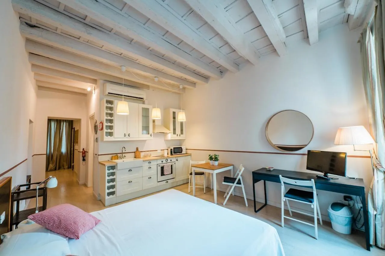 Art Street Studio Apartment Bergamo Italy